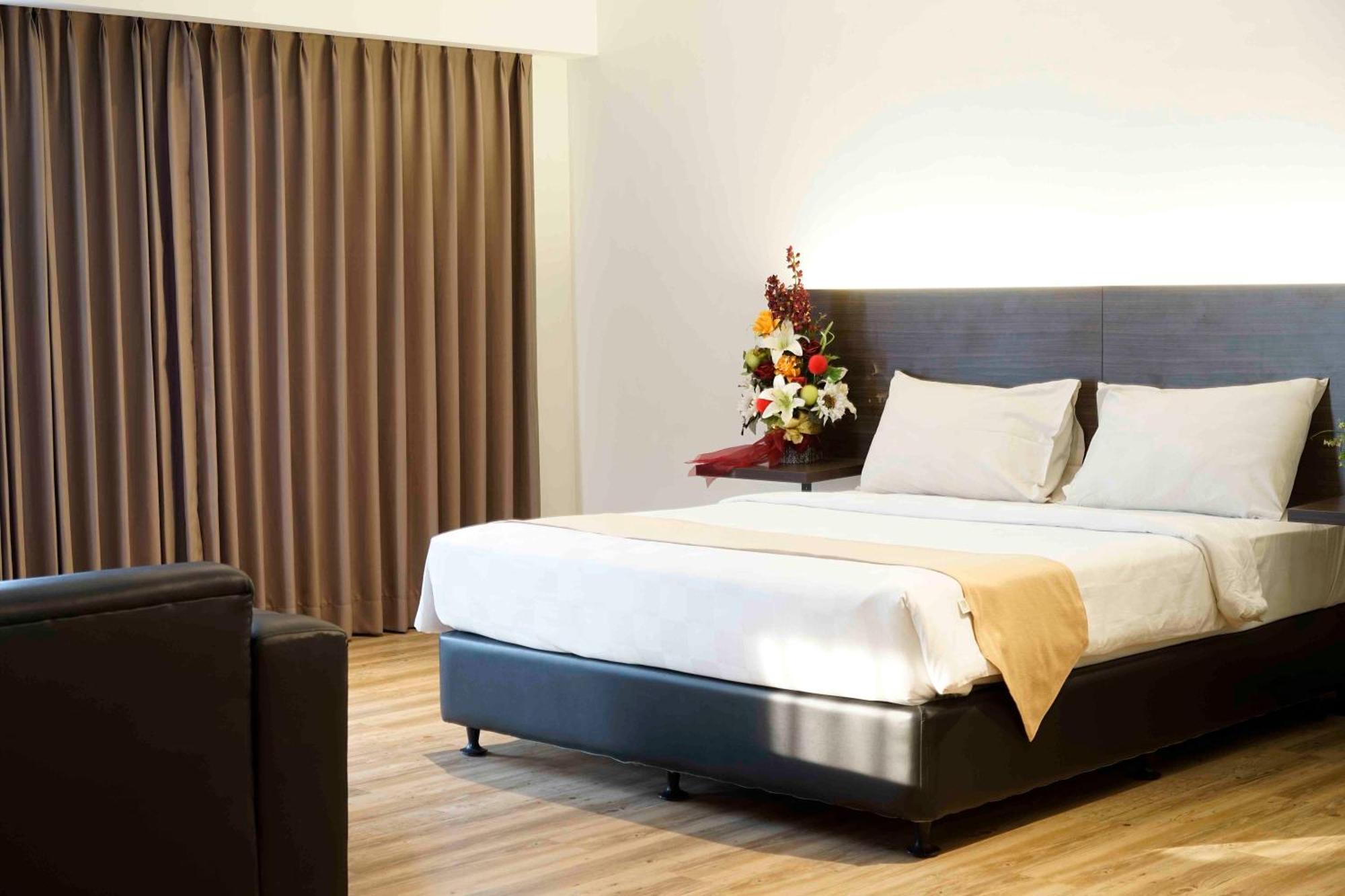 Yunna Hotel Lampung Bandar Lampung Buitenkant foto