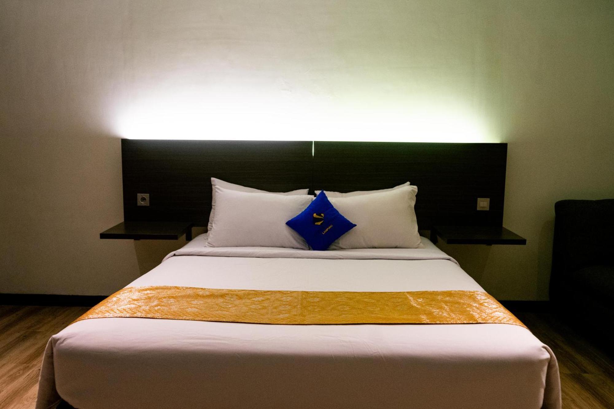 Yunna Hotel Lampung Bandar Lampung Buitenkant foto