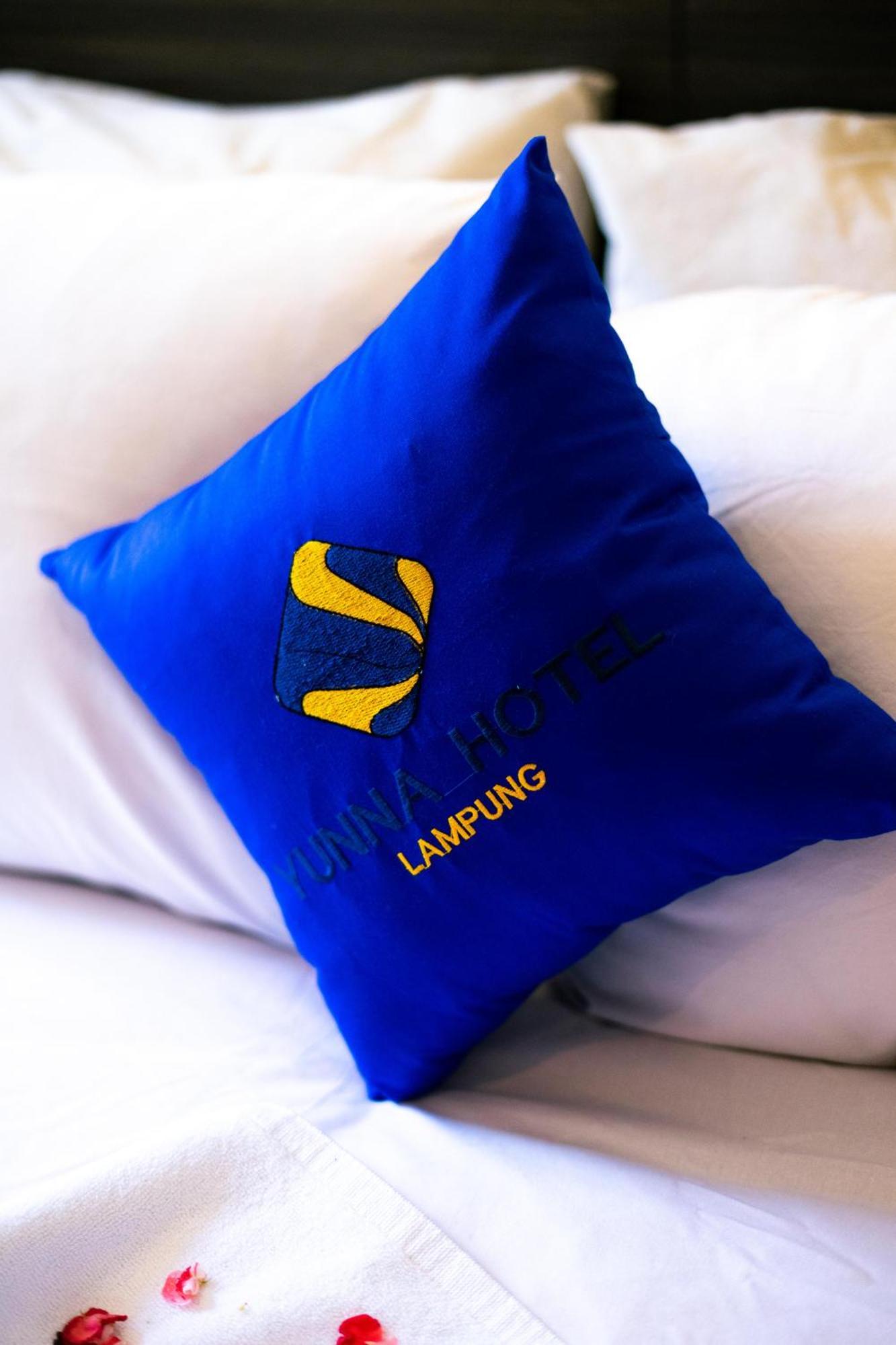 Yunna Hotel Lampung Bandar Lampung Buitenkant foto