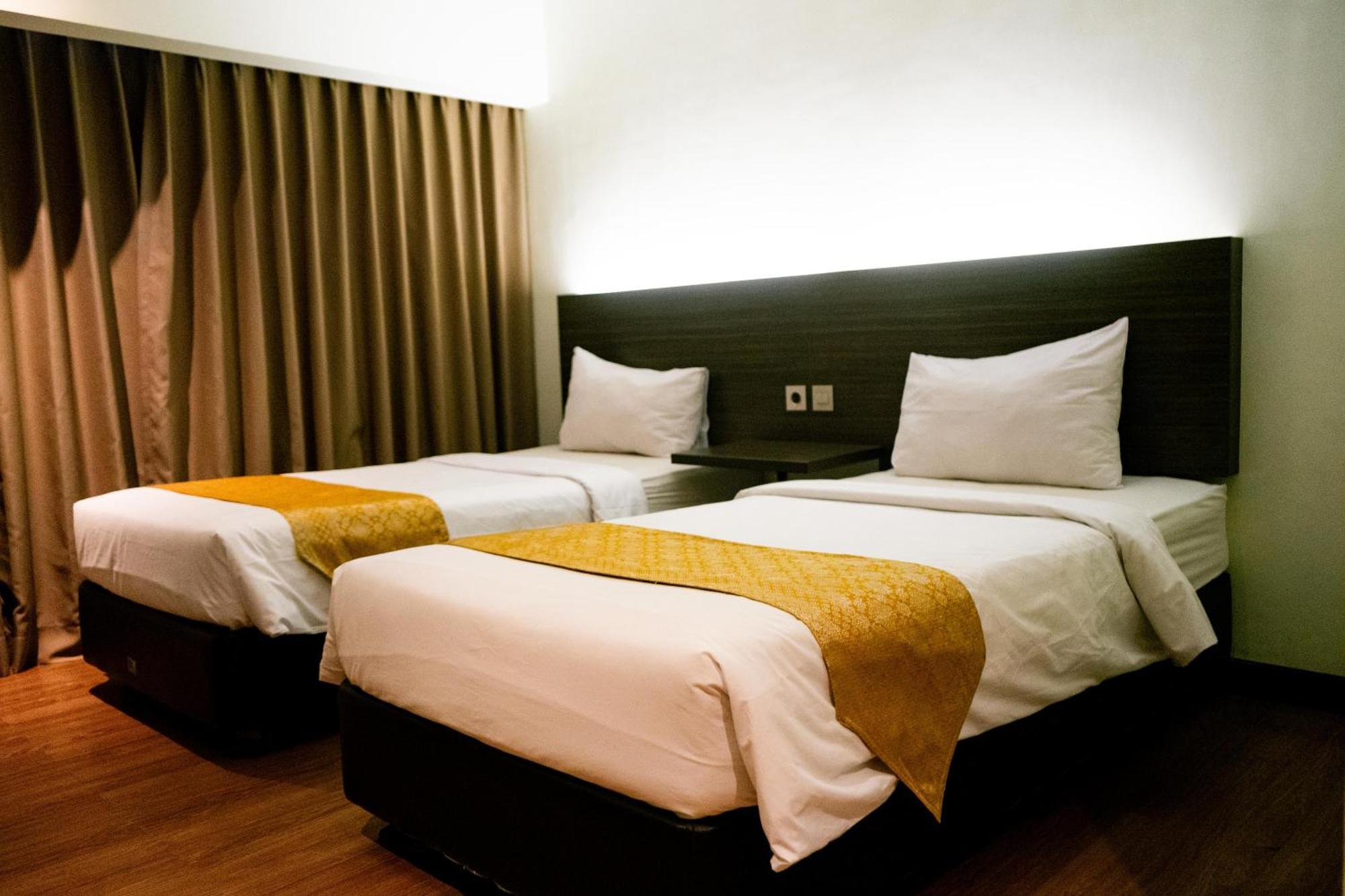 Yunna Hotel Lampung Bandar Lampung Buitenkant foto