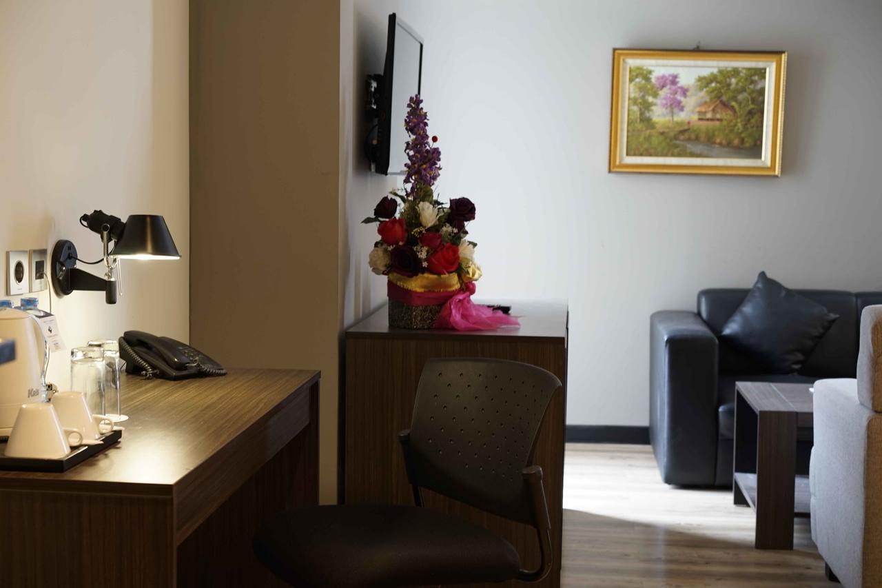 Yunna Hotel Lampung Bandar Lampung Buitenkant foto